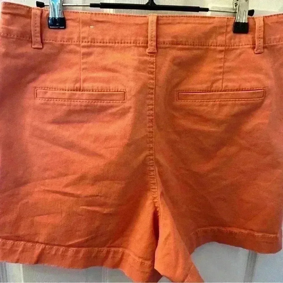 LOFT The Washed Twill Shorts Womens size 8 coral gentle pre-worn. 4” Inseam. - Picture 2 of 6